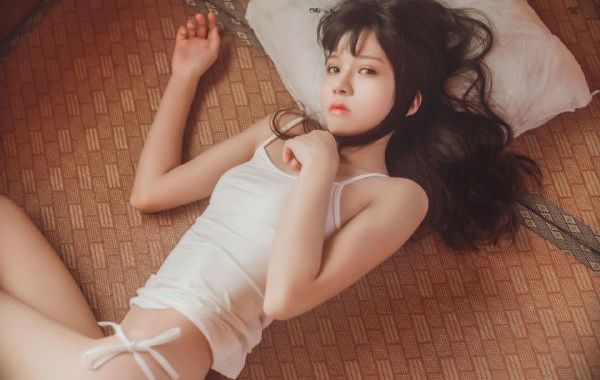 年轻的小婊孑k8经典网_完整无删减版