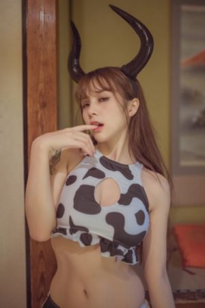 苏一柔在公厕被灌满jing液_1080高清视频播放